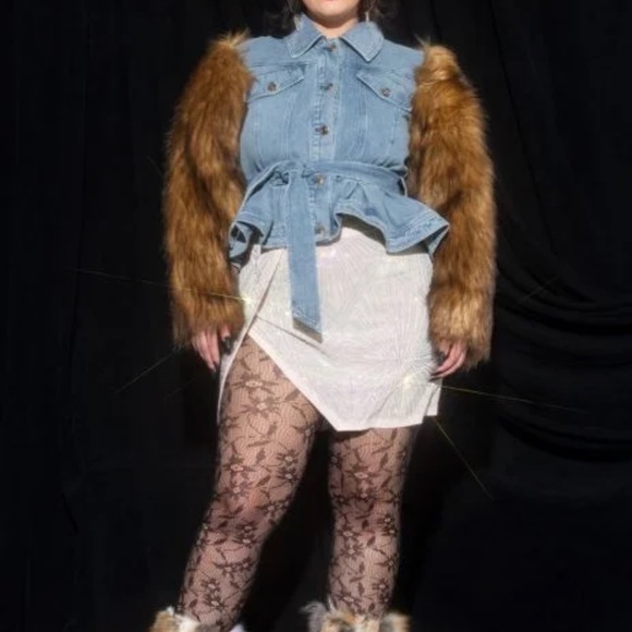 PLUS AZALEA WANG PORTUGAL DENIM FAUX FUR ARM JACKET - Picture 2 of 8